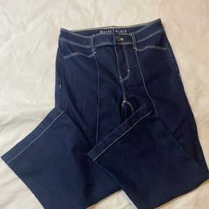 White House Black Market capri jeans